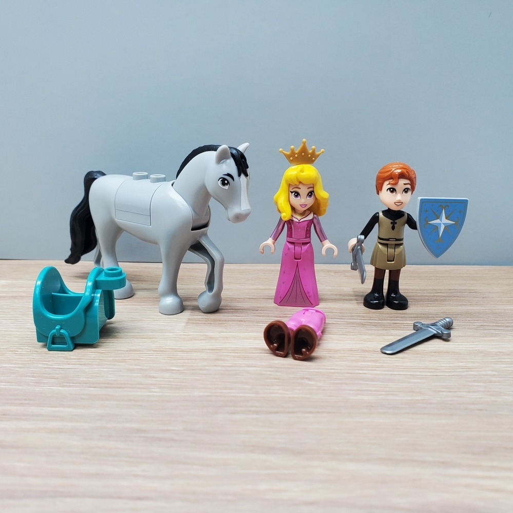 LEGO® 43240 Aurora‎ & Prince Phillip Minifigs + Horse